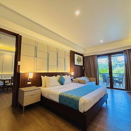 Solina Beach & Nature Resort Carles Bagian luar foto