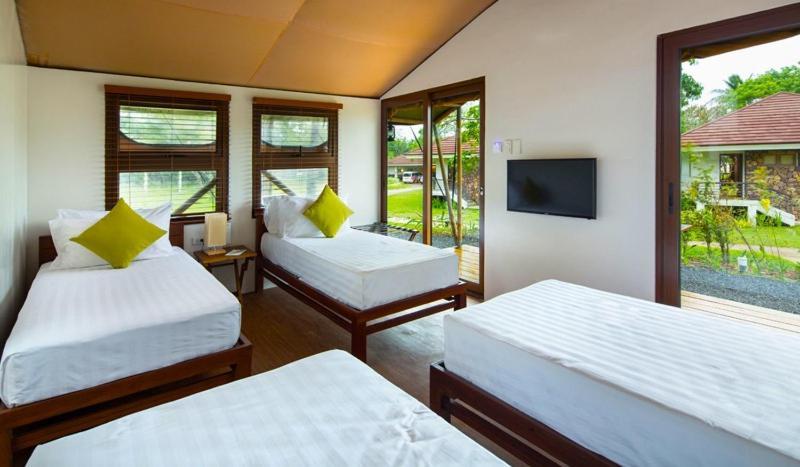 Solina Beach & Nature Resort Carles Bagian luar foto