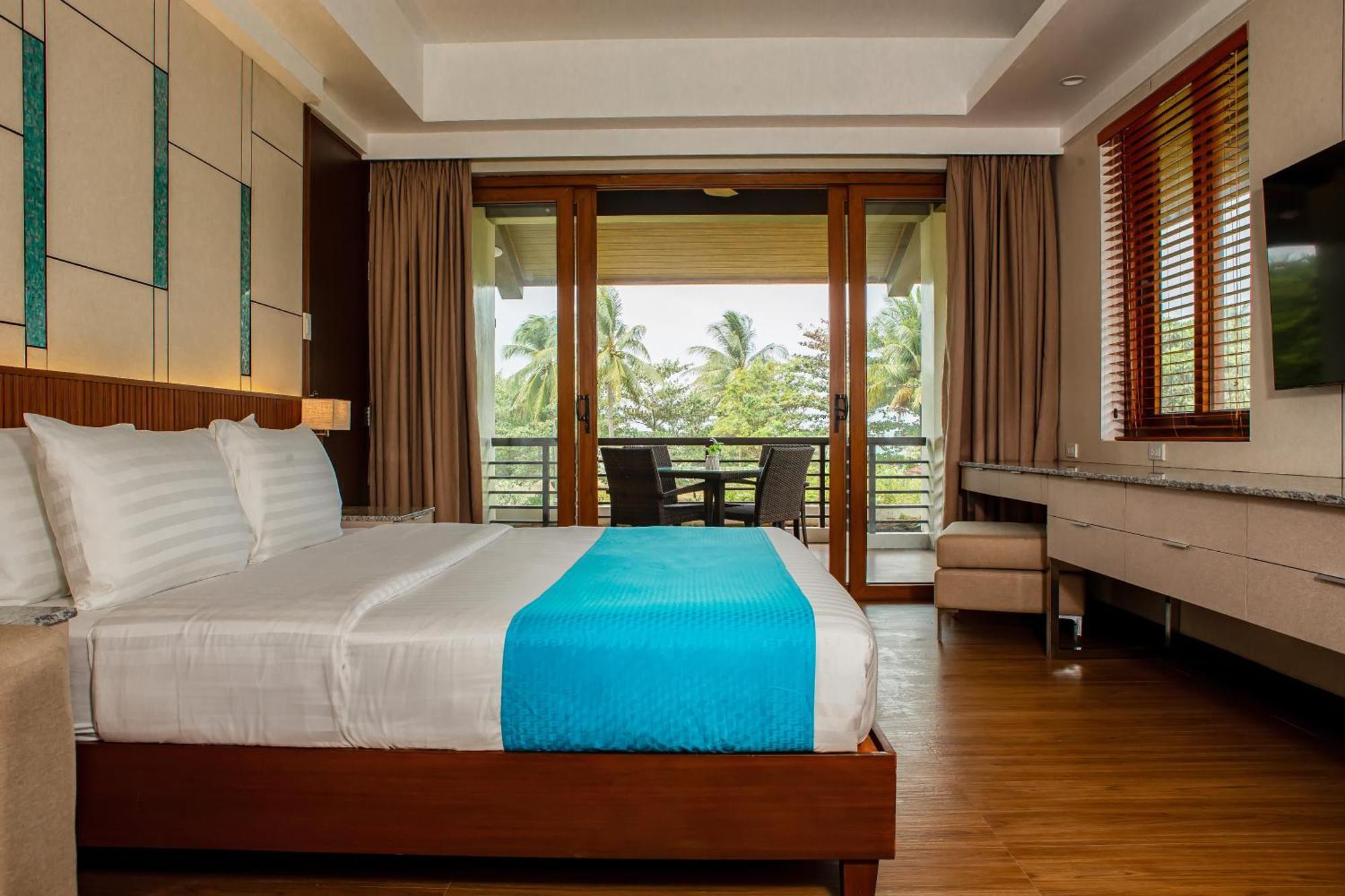 Solina Beach & Nature Resort Carles Bagian luar foto