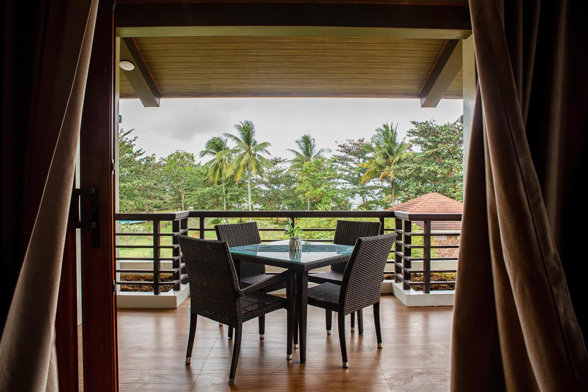 Solina Beach & Nature Resort Carles Bagian luar foto