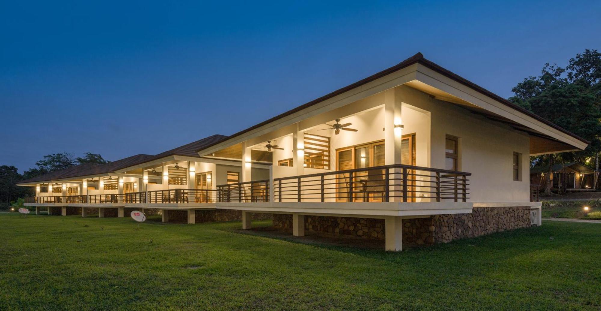 Solina Beach & Nature Resort Carles Bagian luar foto