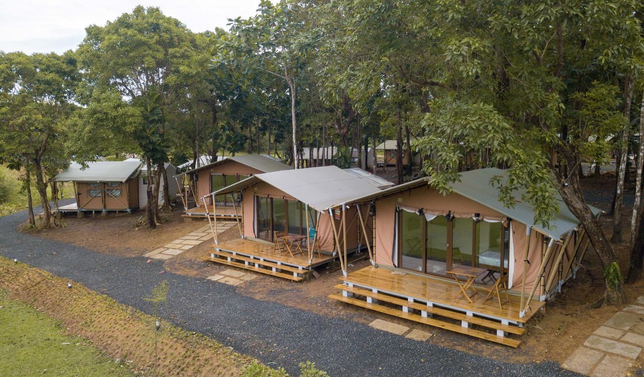 Solina Beach & Nature Resort Carles Bagian luar foto