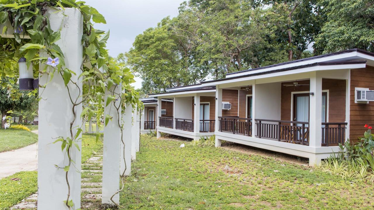 Solina Beach & Nature Resort Carles Bagian luar foto