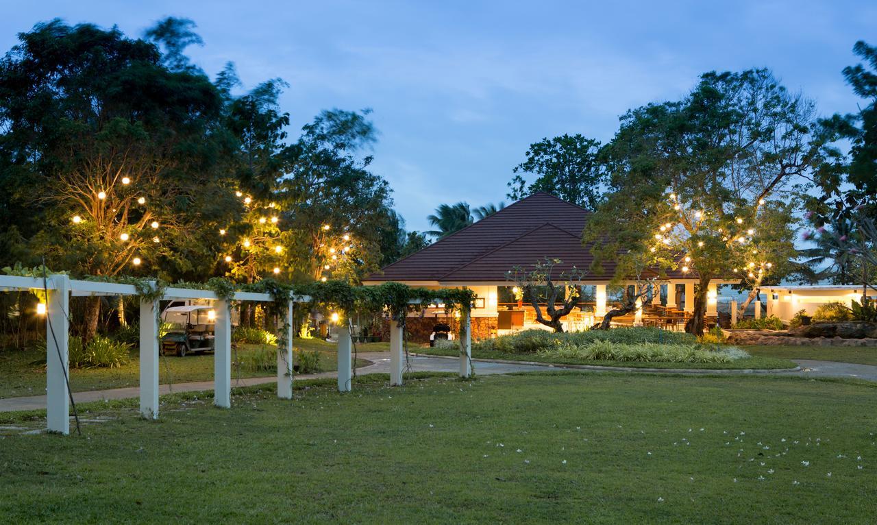 Solina Beach & Nature Resort Carles Bagian luar foto