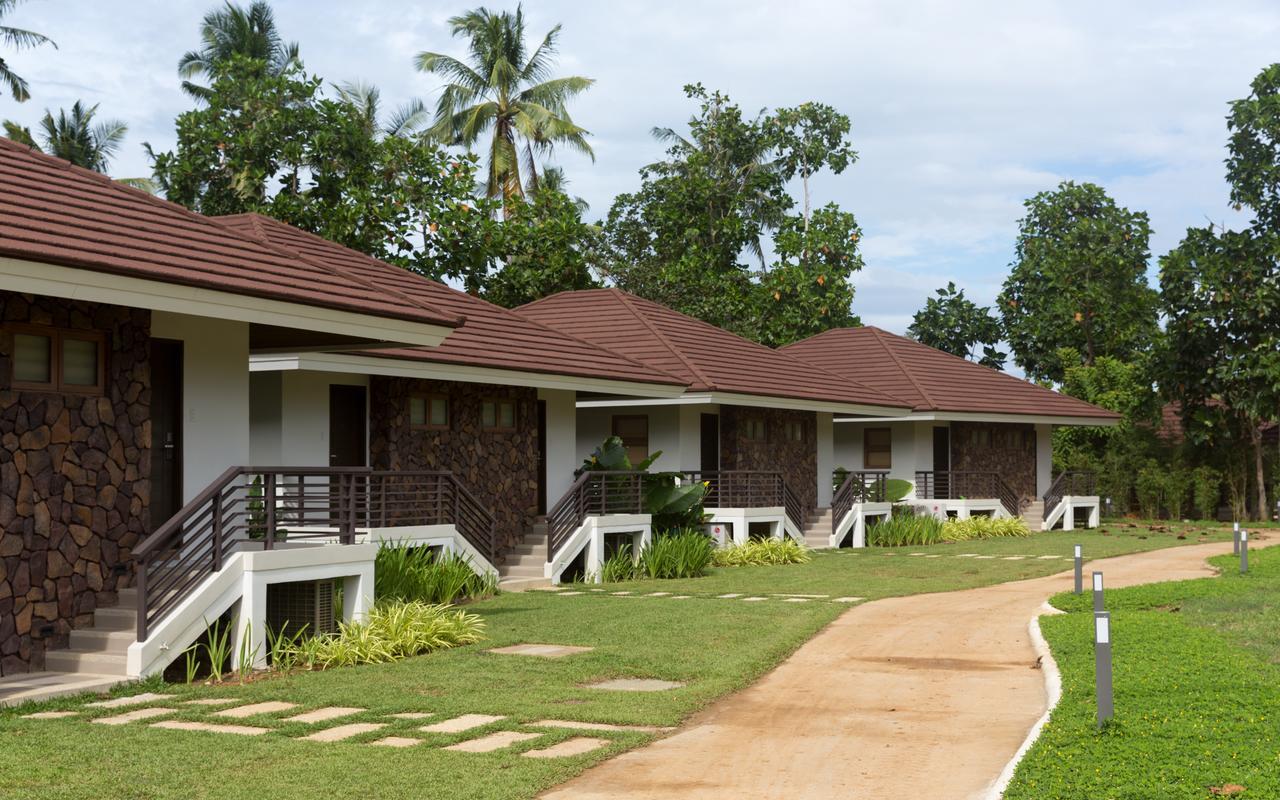 Solina Beach & Nature Resort Carles Bagian luar foto