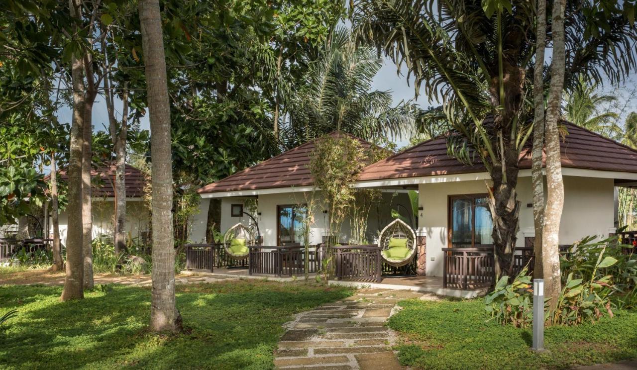 Solina Beach & Nature Resort Carles Bagian luar foto