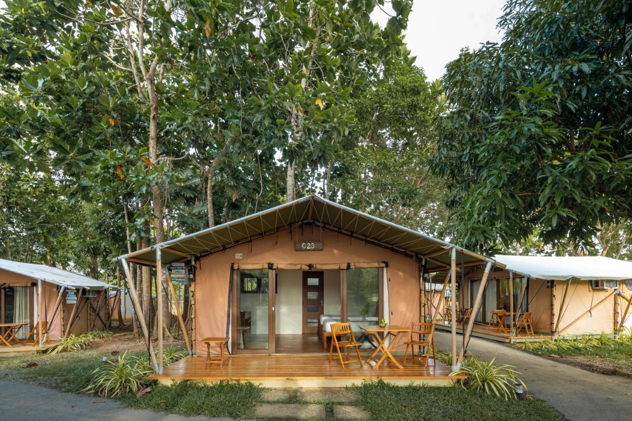 Solina Beach & Nature Resort Carles Bagian luar foto